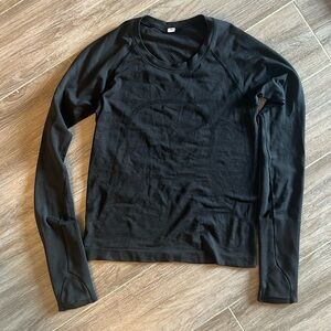 Lululemon Long sleeve swiftly tee size 2